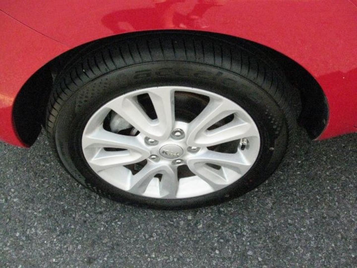 2012 Red Kia Soul + (KNDJT2A61C7) with an 2L I-4 DOHC engine, Automatic transmission, located at 2443 Albert Pike, Hot Springs, AR, 71913, (501) 623-6255, 34.492222, -93.109993- Photo#6