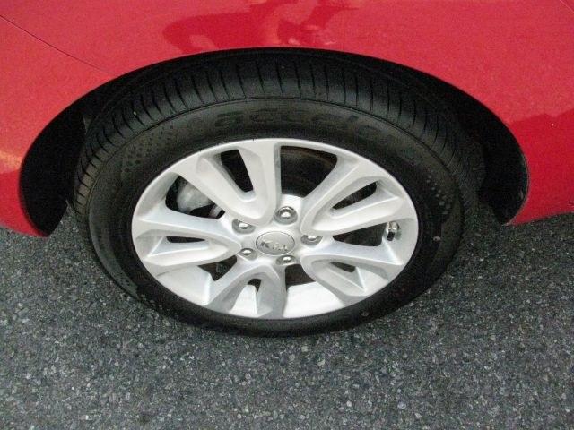 2012 Red Kia Soul + (KNDJT2A61C7) with an 2L I-4 DOHC engine, Automatic transmission, located at 2443 Albert Pike, Hot Springs, AR, 71913, (501) 623-6255, 34.492222, -93.109993- Photo#6