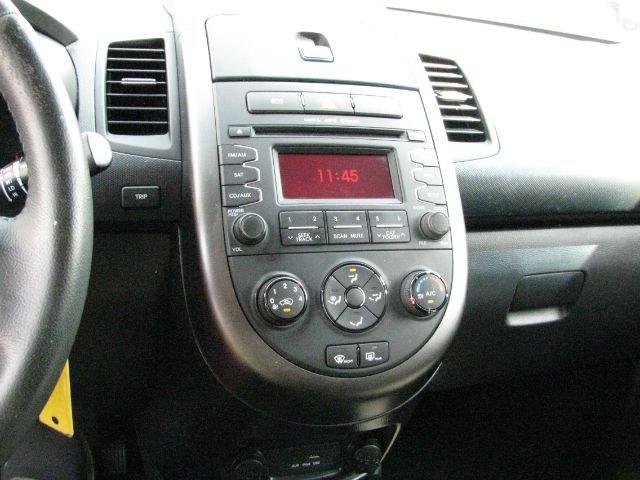 2012 Red Kia Soul + (KNDJT2A61C7) with an 2L I-4 DOHC engine, Automatic transmission, located at 2443 Albert Pike, Hot Springs, AR, 71913, (501) 623-6255, 34.492222, -93.109993- Photo#9