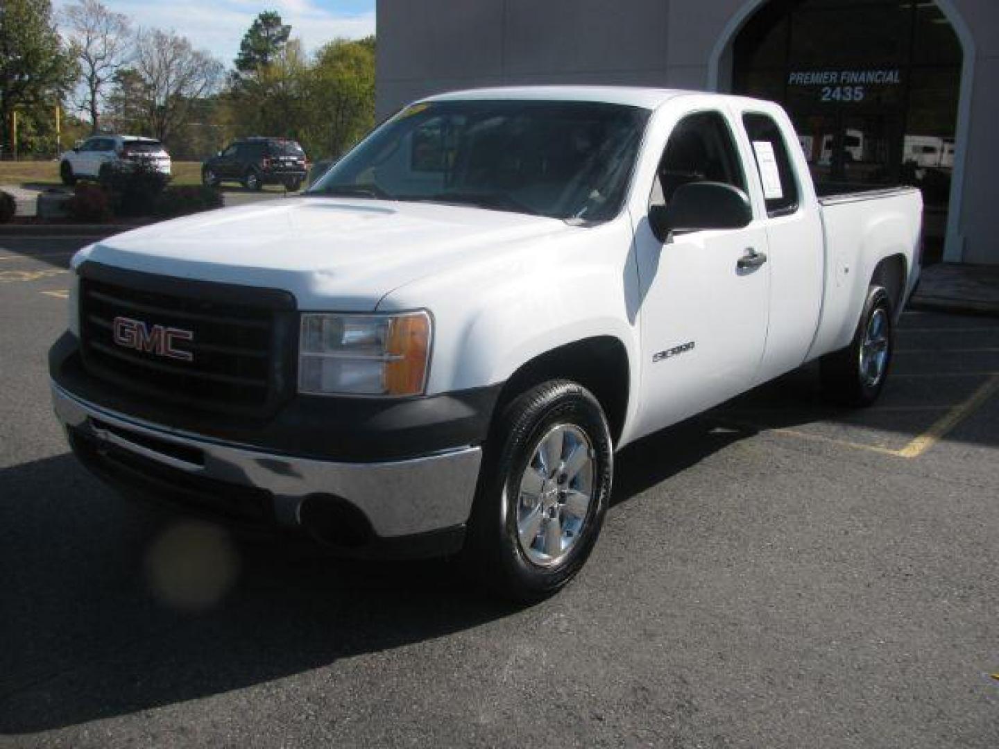 2013 White GMC Sierra 1500 Work Truck Ext. Cab 2WD (1GTR1TEAXDZ) with an 4.8L V8 OHV 16V engine, 6-Speed Automatic transmission, located at 2443 Albert Pike, Hot Springs, AR, 71913, (501) 623-6255, 34.492222, -93.109993 - LISTED FEATURES MAY BE OPTIONAL AND NOT INCLUDED ON THIS VEHICLE!!! - Photo#0