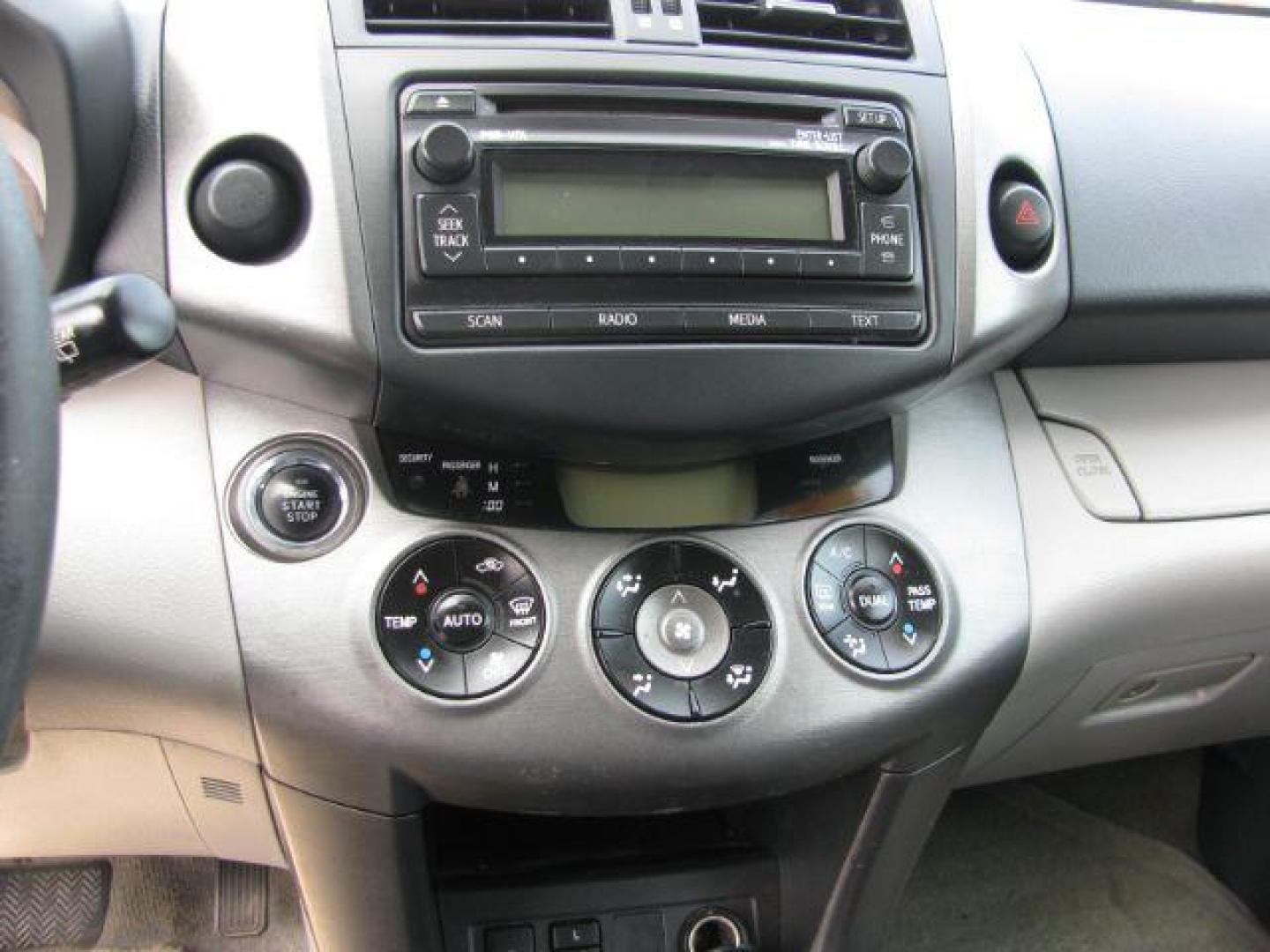2012 Silver Toyota RAV4 Limited I4 2WD (2T3YF4DV4CW) with an 2.4L L4 DOHC 16V engine, 4-Speed Automatic transmission, located at 2443 Albert Pike, Hot Springs, AR, 71913, (501) 623-6255, 34.492222, -93.109993 - Photo#9