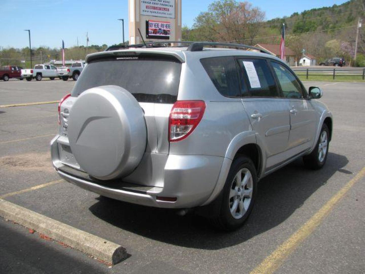 2012 Silver Toyota RAV4 Limited I4 2WD (2T3YF4DV4CW) with an 2.4L L4 DOHC 16V engine, 4-Speed Automatic transmission, located at 2443 Albert Pike, Hot Springs, AR, 71913, (501) 623-6255, 34.492222, -93.109993 - Photo#3