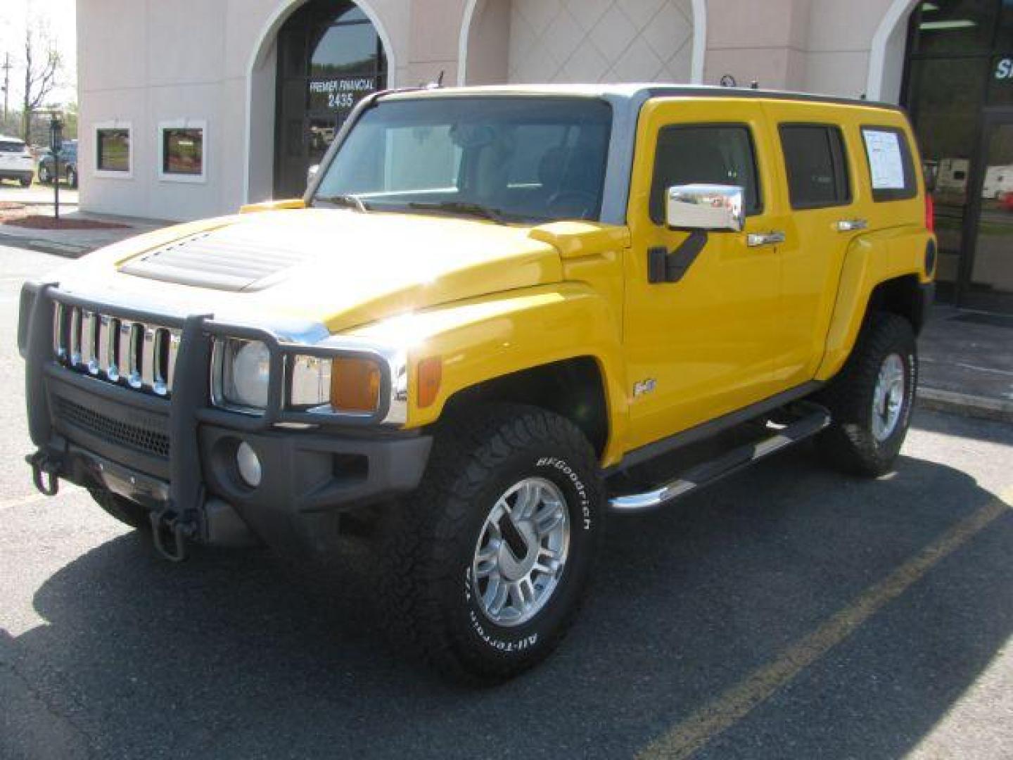 2006 Yellow Hummer H3 Sport Utility (5GTDN136868) with an 3.5L L5 DOHC 20V engine, located at 2443 Albert Pike, Hot Springs, AR, 71913, (501) 623-6255, 34.492222, -93.109993 - ALL LISTED FEATURES MAY NOT BE AVAILABLE!!! - Photo#5