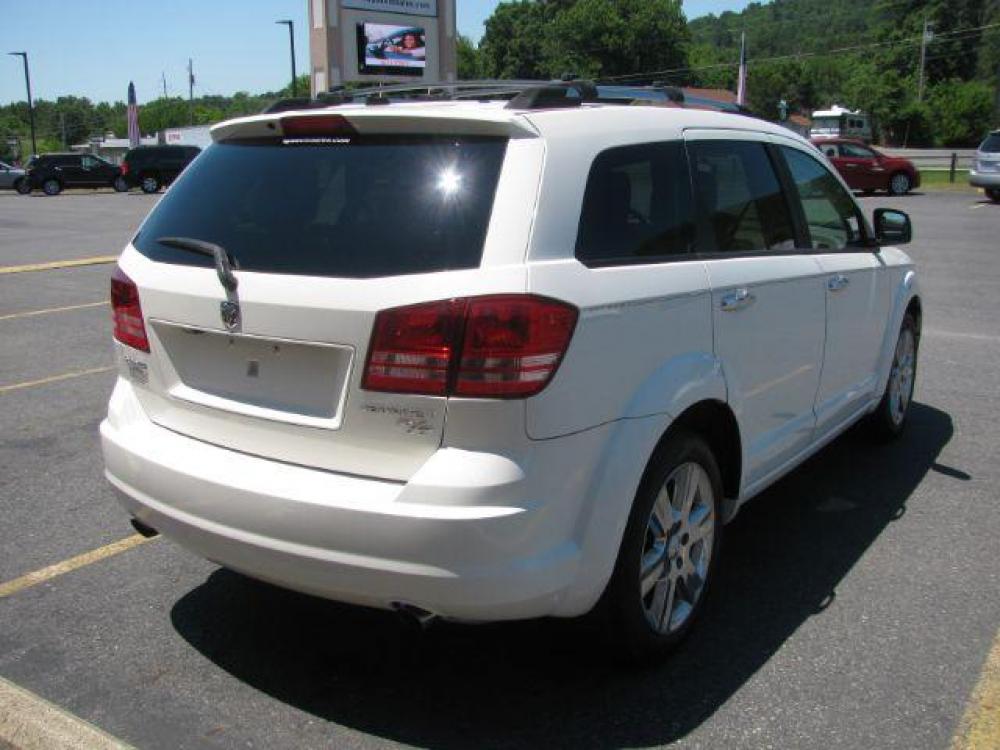 2009 WHITE Dodge Journey RT (3D4GG67V89T) with an 3.5L V6 SOHC 24V engine, 6-Speed Automatic transmission, located at 2443 Albert Pike, Hot Springs, AR, 71913, (501) 623-6255, 34.492222, -93.109993 - Photo #3