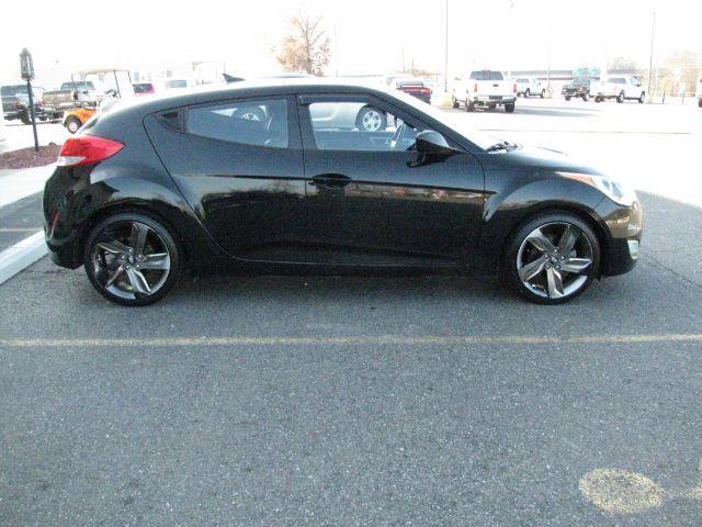 2013 Black Hyundai Veloster Base (KMHTC6AD1DU) with an 1.6L L4 DOHC 16V engine, 6-Speed Automatic transmission, located at 2443 Albert Pike, Hot Springs, AR, 71913, (501) 623-6255, 34.492222, -93.109993 - Photo#4