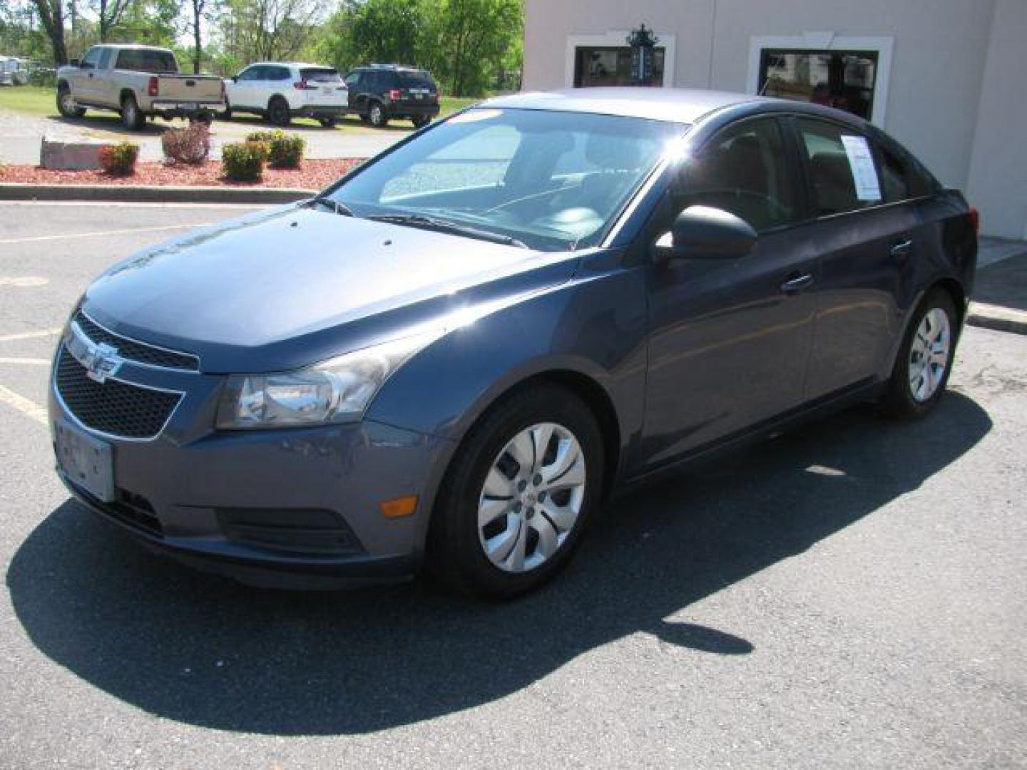 2014 Gray Chevrolet Cruze LS Auto (1G1PA5SH3E7) with an 1.8L L4 DOHC 16V FFV engine, 6-Speed Automatic transmission, located at 2443 Albert Pike, Hot Springs, AR, 71913, (501) 623-6255, 34.492222, -93.109993 - PRICE $10,995 DOWN $995 PAYMENTS $150 EVERY TWO WEEKS ($325 MONTHLY) INTEREST RATE 9.9% TERM 36 MONTHS W.A.C. - Photo#5