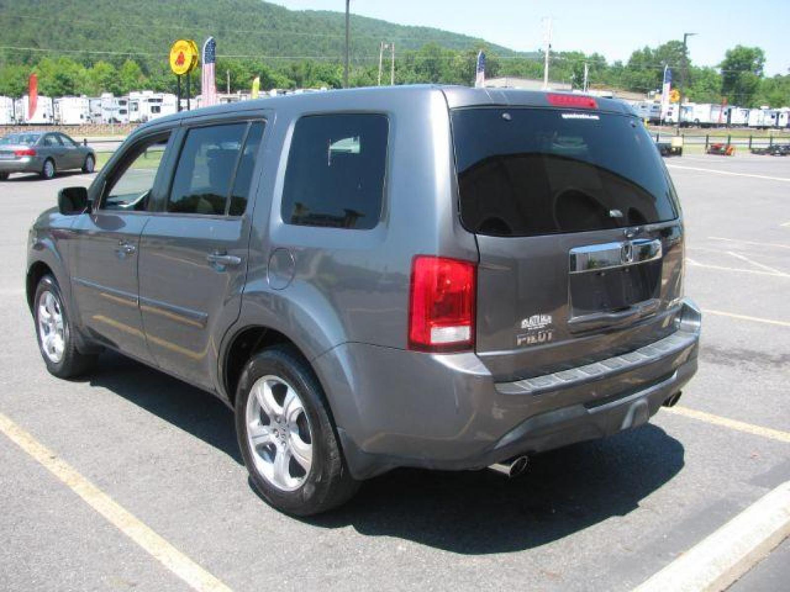 2012 Gray Honda Pilot EX 4WD 5-Spd AT (5FNYF4H41CB) with an 3.5L V6 SOHC 24V engine, 5-Speed Automatic transmission, located at 2443 Albert Pike, Hot Springs, AR, 71913, (501) 623-6255, 34.492222, -93.109993 - Photo #2