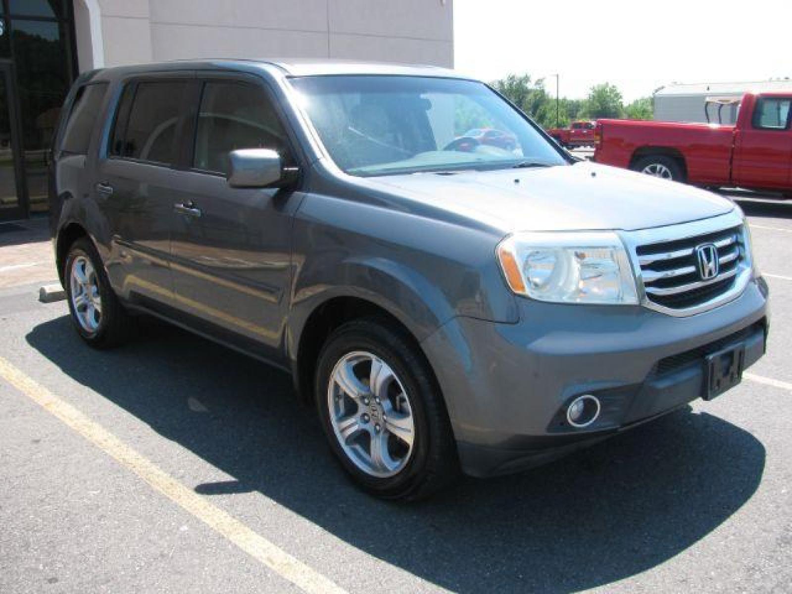 2012 Gray Honda Pilot EX 4WD 5-Spd AT (5FNYF4H41CB) with an 3.5L V6 SOHC 24V engine, 5-Speed Automatic transmission, located at 2443 Albert Pike, Hot Springs, AR, 71913, (501) 623-6255, 34.492222, -93.109993 - Photo #5