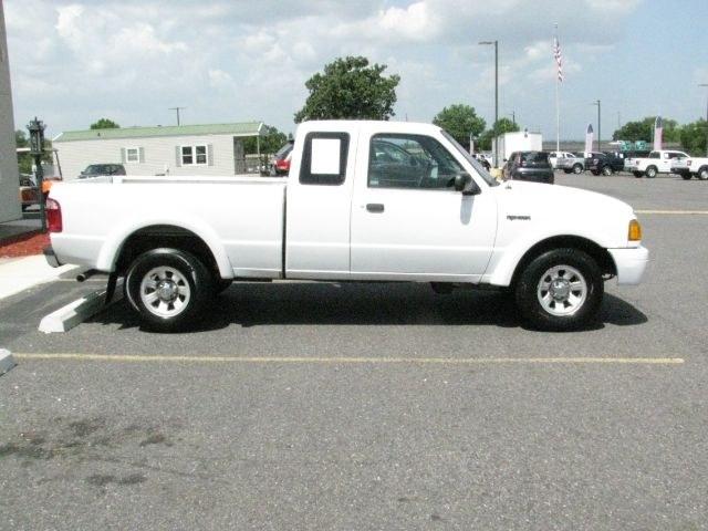 2005 White Ford Ranger Edge SuperCab 2-Door 2WD (1FTYR14U45P) with an 3.0L V6 OHV 12V engine, 5-Speed Automatic transmission, located at 2443 Albert Pike, Hot Springs, AR, 71913, (501) 623-6255, 34.492222, -93.109993 - PRICE $10,995 DOWN $1,095 PAYMENTS $150 EVERY TWO WEEKS ($325 MONTHLY) INTEREST RATE 9.9% TERM 35 MONTHS W.A.C.- Photo#1