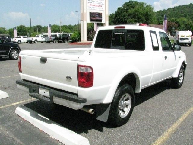 2005 White Ford Ranger Edge SuperCab 2-Door 2WD (1FTYR14U45P) with an 3.0L V6 OHV 12V engine, 5-Speed Automatic transmission, located at 2443 Albert Pike, Hot Springs, AR, 71913, (501) 623-6255, 34.492222, -93.109993 - PRICE $10,995 DOWN $1,095 PAYMENTS $150 EVERY TWO WEEKS ($325 MONTHLY) INTEREST RATE 9.9% TERM 35 MONTHS W.A.C.- Photo#2