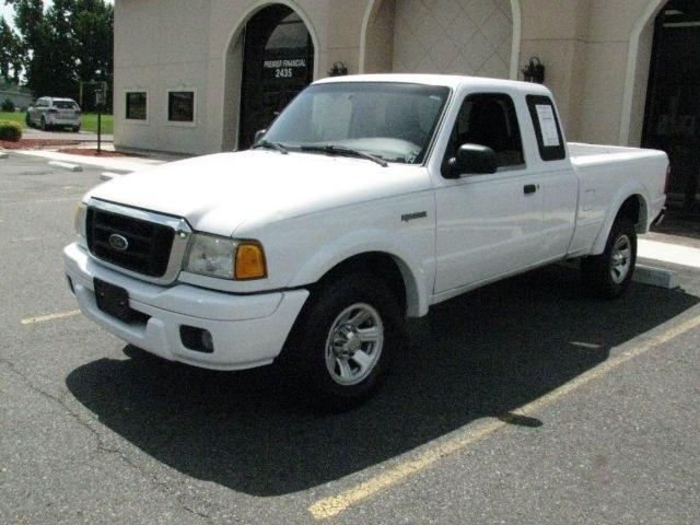 2005 White Ford Ranger Edge SuperCab 2-Door 2WD (1FTYR14U45P) with an 3.0L V6 OHV 12V engine, 5-Speed Automatic transmission, located at 2443 Albert Pike, Hot Springs, AR, 71913, (501) 623-6255, 34.492222, -93.109993 - PRICE $10,995 DOWN $1,095 PAYMENTS $150 EVERY TWO WEEKS ($325 MONTHLY) INTEREST RATE 9.9% TERM 35 MONTHS W.A.C.- Photo#6