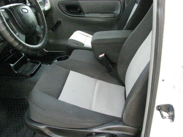 2005 White Ford Ranger Edge SuperCab 2-Door 2WD (1FTYR14U45P) with an 3.0L V6 OHV 12V engine, 5-Speed Automatic transmission, located at 2443 Albert Pike, Hot Springs, AR, 71913, (501) 623-6255, 34.492222, -93.109993 - PRICE $10,995 DOWN $1,095 PAYMENTS $150 EVERY TWO WEEKS ($325 MONTHLY) INTEREST RATE 9.9% TERM 35 MONTHS W.A.C.- Photo#8