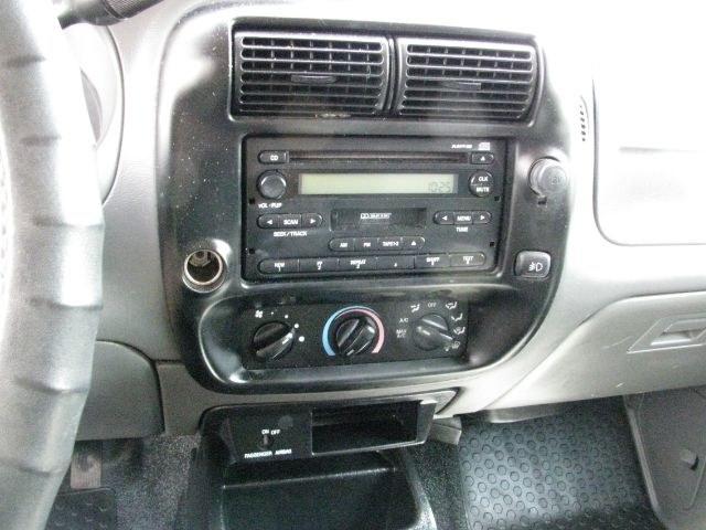 2005 White Ford Ranger Edge SuperCab 2-Door 2WD (1FTYR14U45P) with an 3.0L V6 OHV 12V engine, 5-Speed Automatic transmission, located at 2443 Albert Pike, Hot Springs, AR, 71913, (501) 623-6255, 34.492222, -93.109993 - PRICE $10,995 DOWN $1,095 PAYMENTS $150 EVERY TWO WEEKS ($325 MONTHLY) INTEREST RATE 9.9% TERM 35 MONTHS W.A.C.- Photo#9