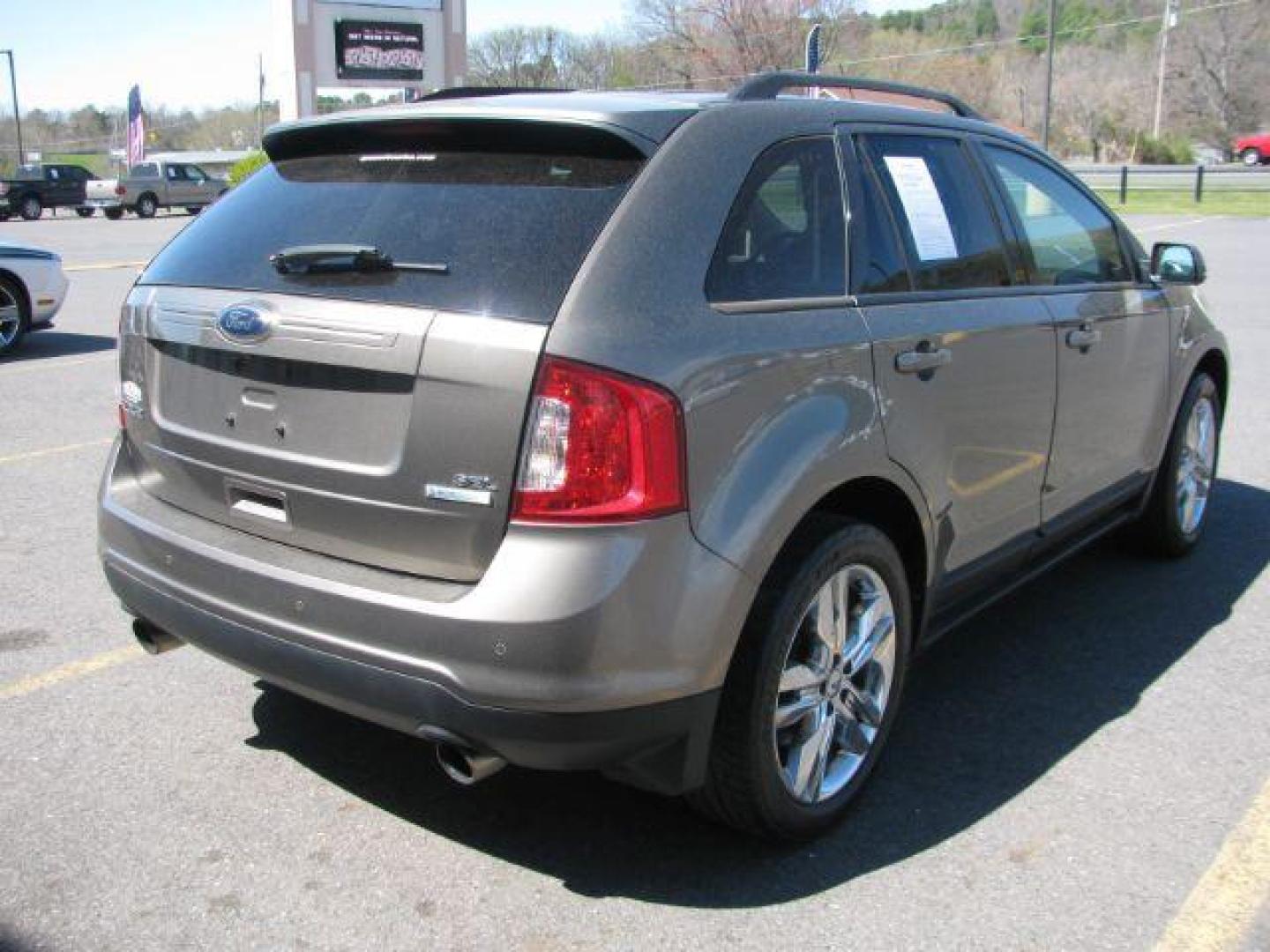 2013 Gray Ford Edge SEL FWD (2FMDK3J94DB) with an 2.0L L4 DOHC 16V engine, 6-Speed Automatic transmission, located at 2443 Albert Pike, Hot Springs, AR, 71913, (501) 623-6255, 34.492222, -93.109993 - Photo#3