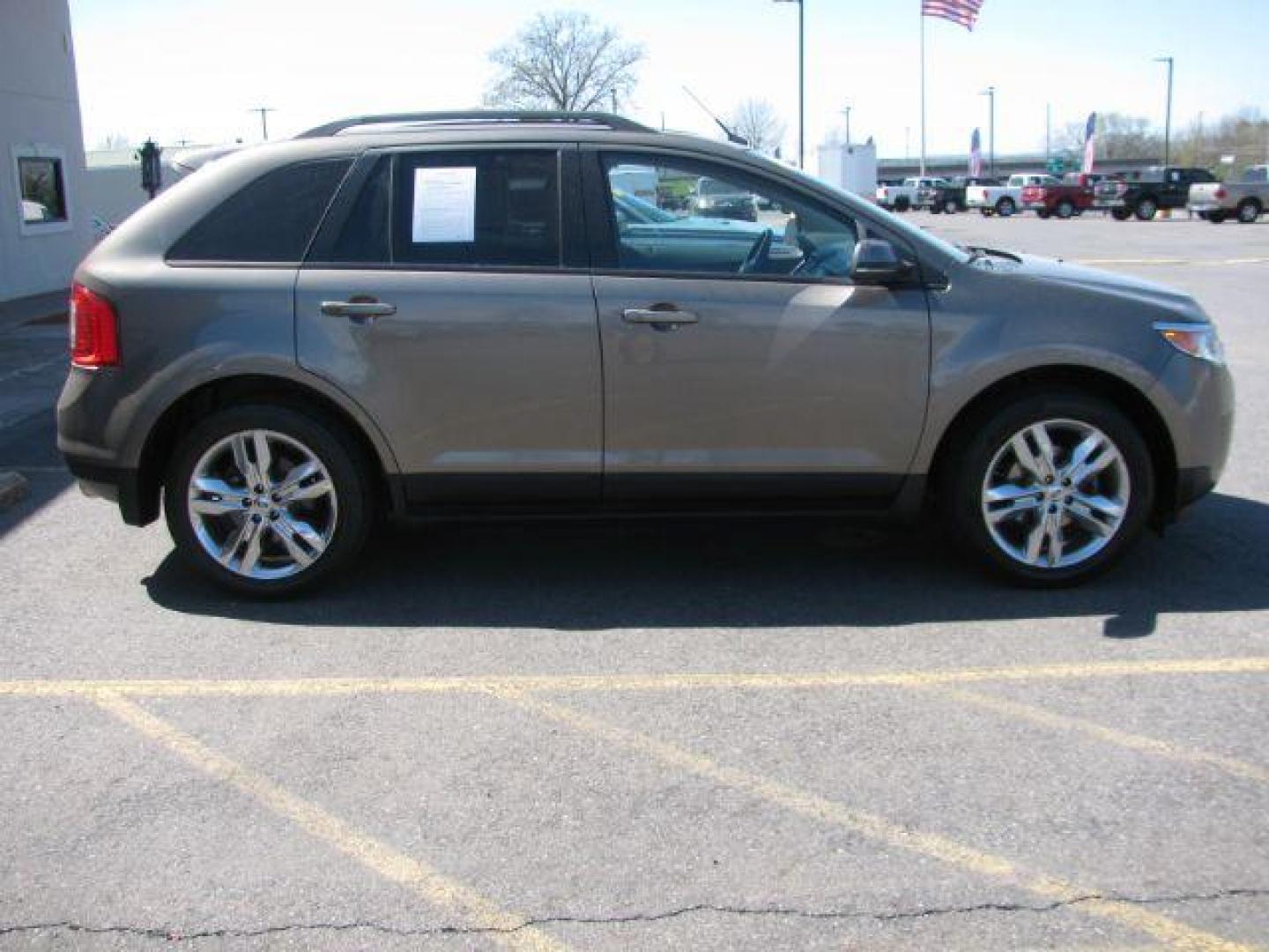 2013 Gray Ford Edge SEL FWD (2FMDK3J94DB) with an 2.0L L4 DOHC 16V engine, 6-Speed Automatic transmission, located at 2443 Albert Pike, Hot Springs, AR, 71913, (501) 623-6255, 34.492222, -93.109993 - Photo#4