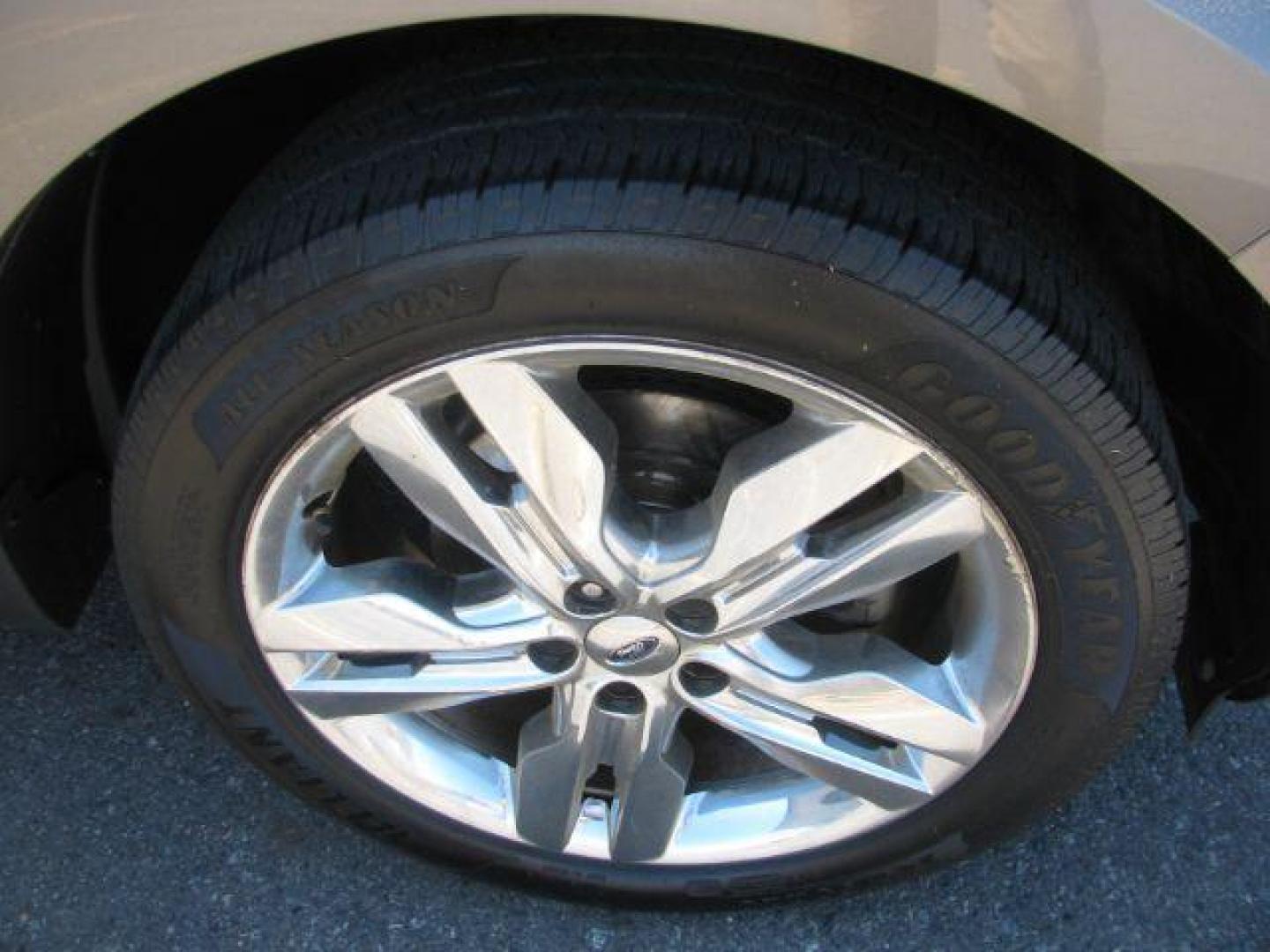 2013 Gray Ford Edge SEL FWD (2FMDK3J94DB) with an 2.0L L4 DOHC 16V engine, 6-Speed Automatic transmission, located at 2443 Albert Pike, Hot Springs, AR, 71913, (501) 623-6255, 34.492222, -93.109993 - Photo#6