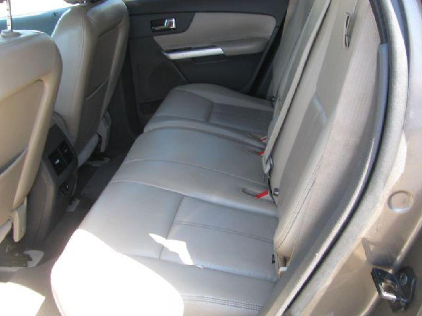 2013 Gray Ford Edge SEL FWD (2FMDK3J94DB) with an 2.0L L4 DOHC 16V engine, 6-Speed Automatic transmission, located at 2443 Albert Pike, Hot Springs, AR, 71913, (501) 623-6255, 34.492222, -93.109993 - Photo#7