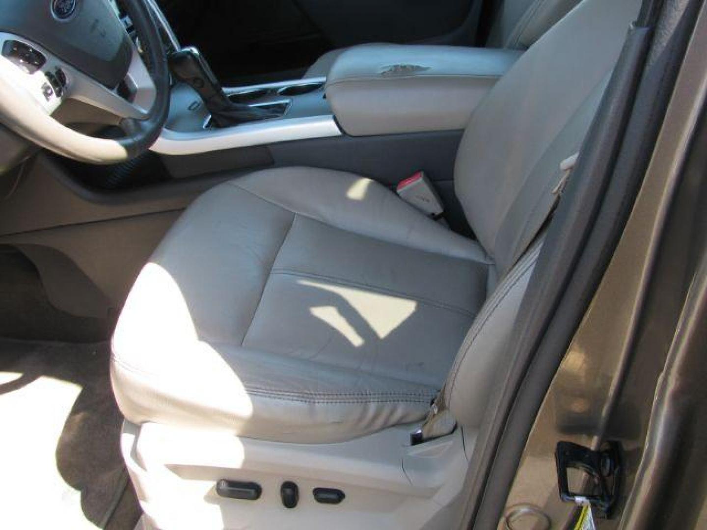 2013 Gray Ford Edge SEL FWD (2FMDK3J94DB) with an 2.0L L4 DOHC 16V engine, 6-Speed Automatic transmission, located at 2443 Albert Pike, Hot Springs, AR, 71913, (501) 623-6255, 34.492222, -93.109993 - Photo#8
