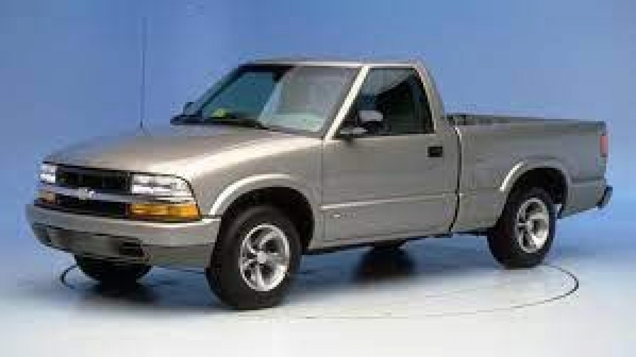 1999 Gray Chevrolet S10 Pickup LS Ext. Cab 2WD (1GCCS19X3X8) with an 4.3L V6 OHV 12V engine, located at 2443 Albert Pike, Hot Springs, AR, 71913, (501) 623-6255, 34.492222, -93.109993 - Photo #0
