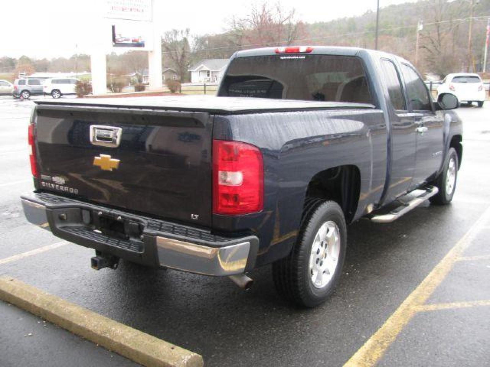 2012 Blue Chevrolet Silverado 1500 LT Ext. Cab 2WD (1GCRCSE04CZ) with an 5.3L V8 OHV 16V FFV engine, 6-Speed Automatic transmission, located at 2443 Albert Pike, Hot Springs, AR, 71913, (501) 623-6255, 34.492222, -93.109993 - Photo #3