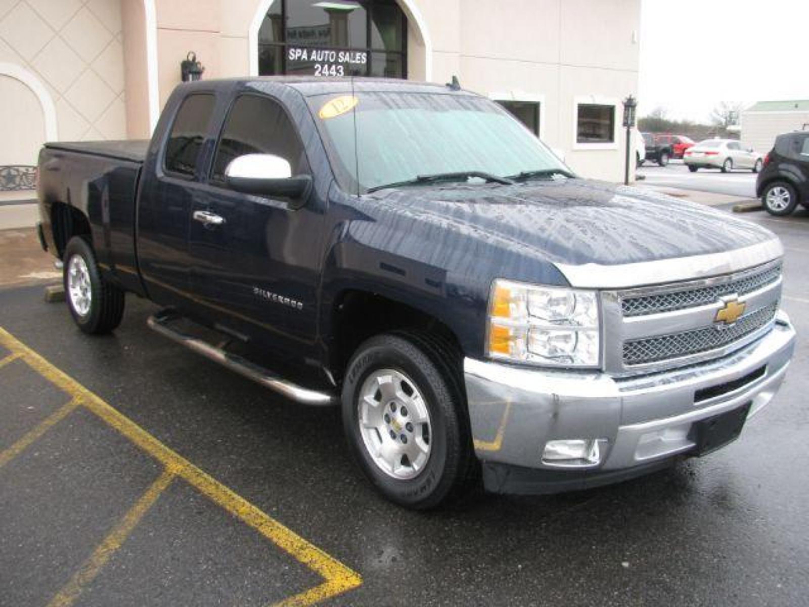 2012 Blue Chevrolet Silverado 1500 LT Ext. Cab 2WD (1GCRCSE04CZ) with an 5.3L V8 OHV 16V FFV engine, 6-Speed Automatic transmission, located at 2443 Albert Pike, Hot Springs, AR, 71913, (501) 623-6255, 34.492222, -93.109993 - Photo #5