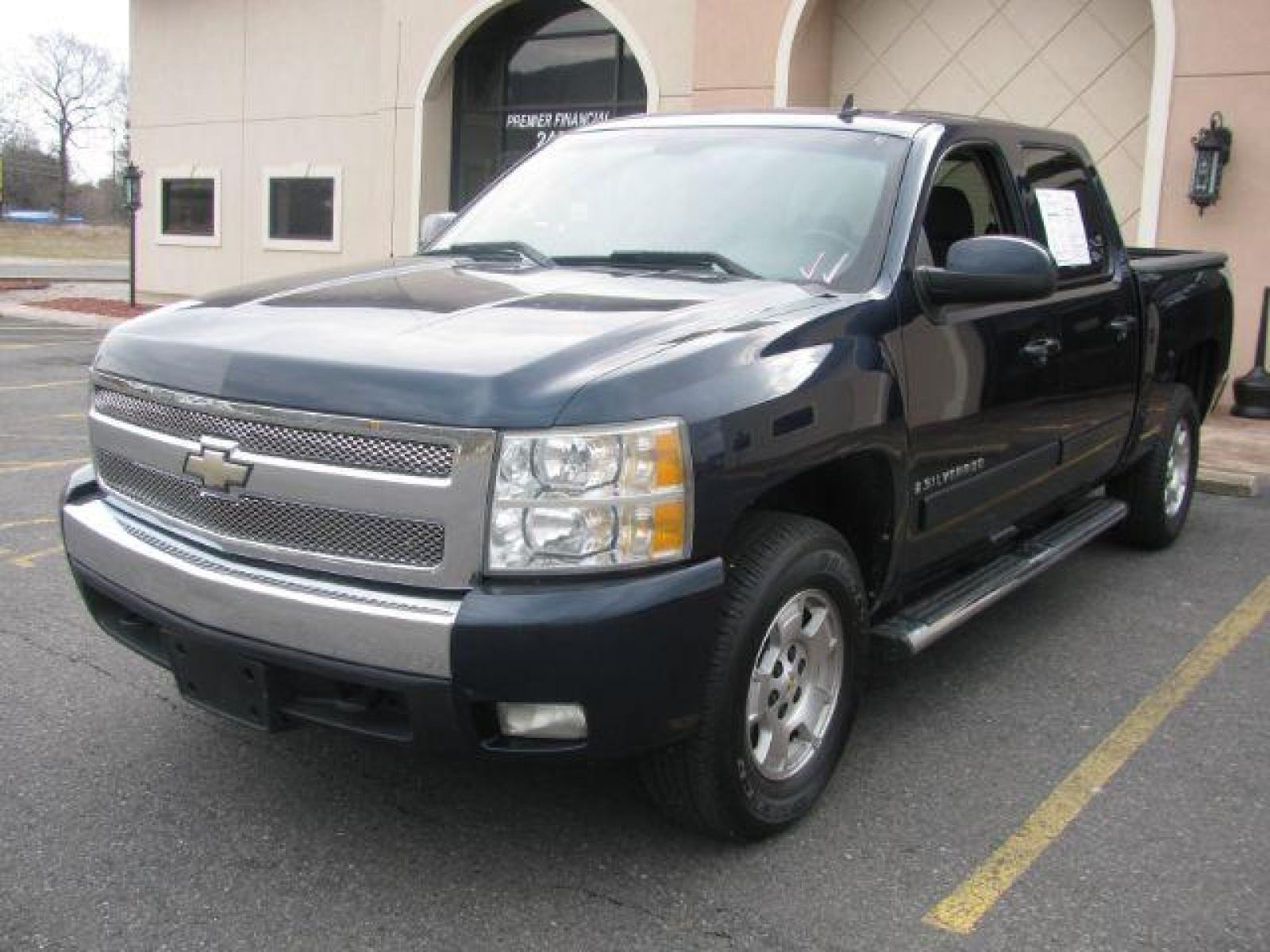 2008 Blue Chevrolet Silverado 1500 LT1 Crew Cab 2WD (2GCEC13J581) with an 5.3L V8 OHV 16V engine, 4-Speed Automatic transmission, located at 2443 Albert Pike, Hot Springs, AR, 71913, (501) 623-6255, 34.492222, -93.109993 - Photo #0