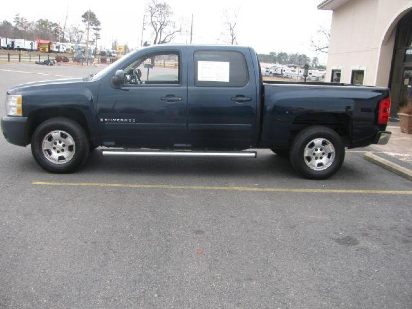 2008 Blue Chevrolet Silverado 1500 LT1 Crew Cab 2WD (2GCEC13J581) with an 5.3L V8 OHV 16V engine, 4-Speed Automatic transmission, located at 2443 Albert Pike, Hot Springs, AR, 71913, (501) 623-6255, 34.492222, -93.109993 - Photo #1