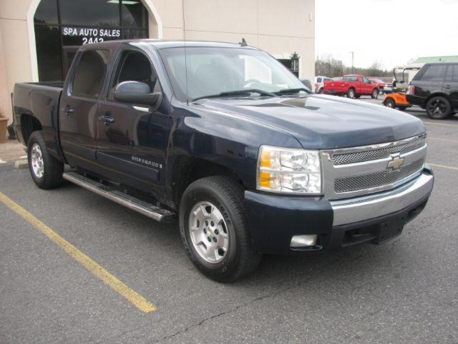 2008 Blue Chevrolet Silverado 1500 LT1 Crew Cab 2WD (2GCEC13J581) with an 5.3L V8 OHV 16V engine, 4-Speed Automatic transmission, located at 2443 Albert Pike, Hot Springs, AR, 71913, (501) 623-6255, 34.492222, -93.109993 - Photo #6