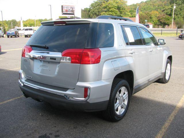 2016 Silver GMC Terrain SLE2 FWD (2GKALNEK4G6) with an 2.4L L4 DOHC 16V engine, 6-Speed Automatic transmission, located at 2443 Albert Pike, Hot Springs, AR, 71913, (501) 623-6255, 34.492222, -93.109993 - Photo#3