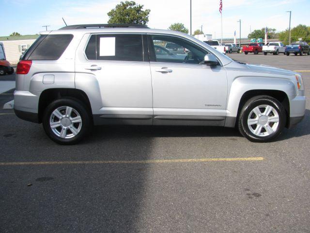 2016 Silver GMC Terrain SLE2 FWD (2GKALNEK4G6) with an 2.4L L4 DOHC 16V engine, 6-Speed Automatic transmission, located at 2443 Albert Pike, Hot Springs, AR, 71913, (501) 623-6255, 34.492222, -93.109993 - Photo#4