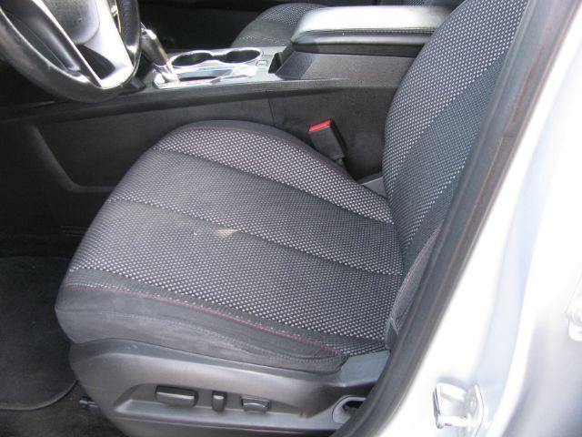 2016 Silver GMC Terrain SLE2 FWD (2GKALNEK4G6) with an 2.4L L4 DOHC 16V engine, 6-Speed Automatic transmission, located at 2443 Albert Pike, Hot Springs, AR, 71913, (501) 623-6255, 34.492222, -93.109993 - Photo#8