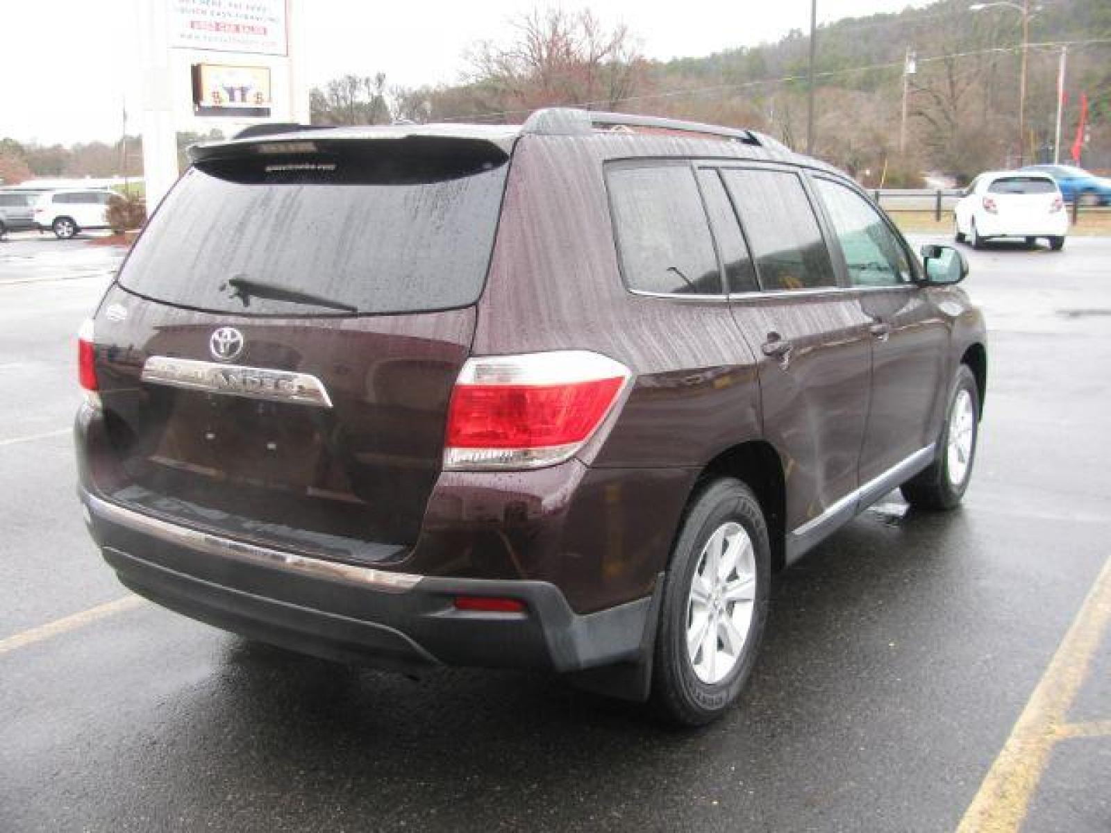 2012 Maroon Toyota Highlander Base 2WD V6 (5TDZK3EH0CS) with an 3.5L V6 DOHC 24V engine, 5-Speed Automatic transmission, located at 2443 Albert Pike, Hot Springs, AR, 71913, (501) 623-6255, 34.492222, -93.109993 - Photo #3