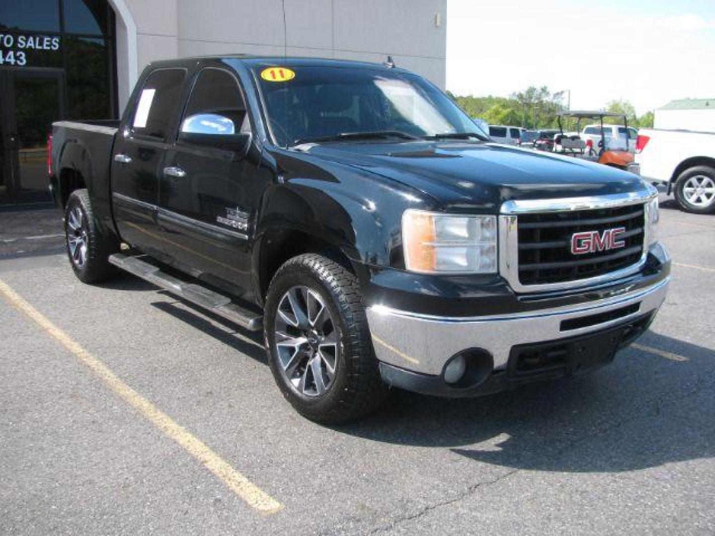 2011 Black GMC Sierra 1500 SLE Crew Cab 2WD (3GTP1VE07BG) with an 5.3L V8 OHV 16V FFV engine, 6-Speed Automatic transmission, located at 2443 Albert Pike, Hot Springs, AR, 71913, (501) 623-6255, 34.492222, -93.109993 - Photo#0