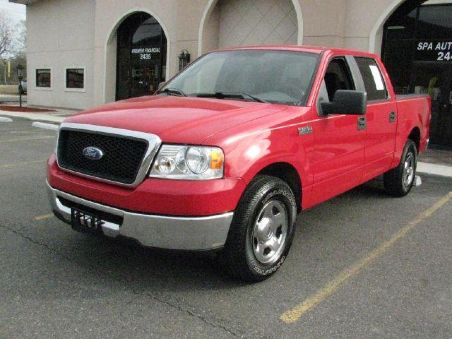 2007 Red Ford F-150 XLT SuperCrew 2WD (1FTRW12W87F) with an 4.6L V8 SOHC 16V engine, 4-Speed Automatic transmission, located at 2443 Albert Pike, Hot Springs, AR, 71913, (501) 623-6255, 34.492222, -93.109993 - Photo#0