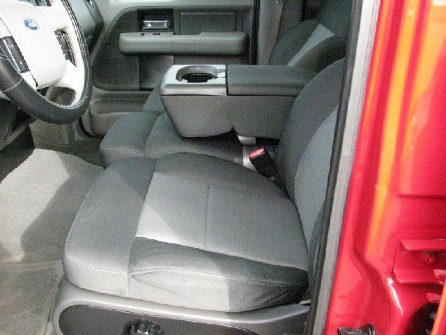 2007 Red Ford F-150 XLT SuperCrew 2WD (1FTRW12W87F) with an 4.6L V8 SOHC 16V engine, 4-Speed Automatic transmission, located at 2443 Albert Pike, Hot Springs, AR, 71913, (501) 623-6255, 34.492222, -93.109993 - Photo#9