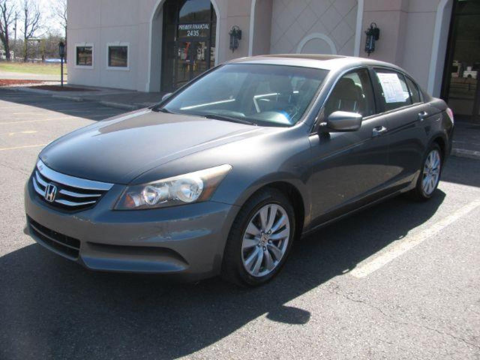 2011 Gray Honda Accord EX-L Sedan AT (1HGCP2F83BA) with an 2.4L L4 DOHC 16V engine, 5-Speed Automatic transmission, located at 2443 Albert Pike, Hot Springs, AR, 71913, (501) 623-6255, 34.492222, -93.109993 - Photo #5