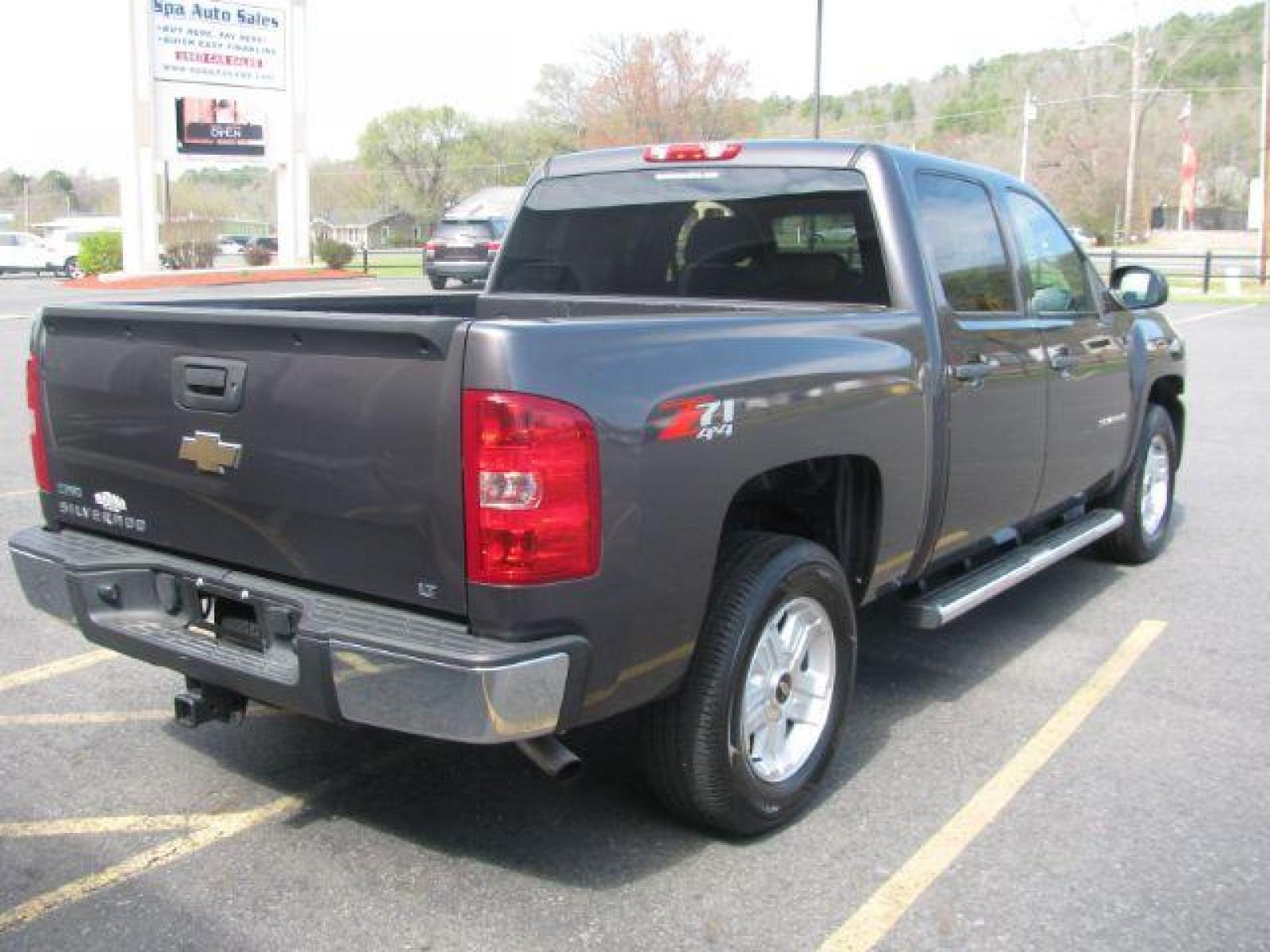 2010 Gray Chevrolet Silverado 1500 LT1 Crew Cab 4WD (3GCRKSE3XAG) with an 5.3L V8 OHV 16V FFV engine, 6-Speed Automatic transmission, located at 2443 Albert Pike, Hot Springs, AR, 71913, (501) 623-6255, 34.492222, -93.109993 - Photo #2
