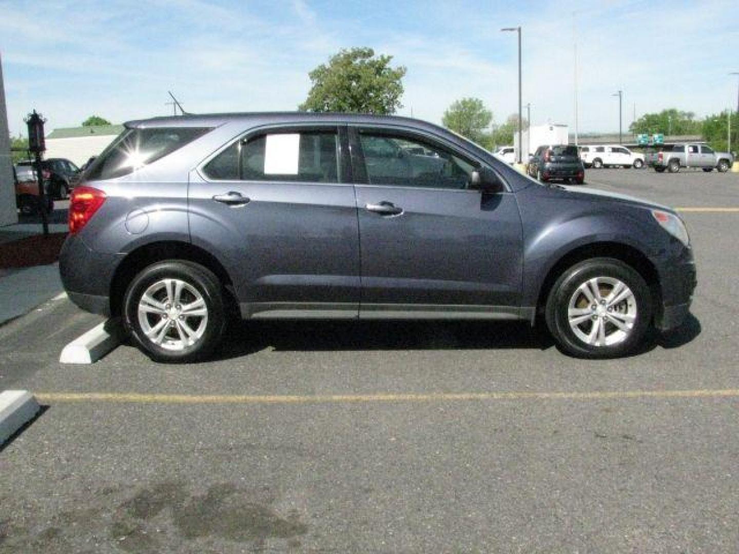 2013 Blue Chevrolet Equinox LS 2WD (2GNALBEK7D6) with an 2.4L L4 DOHC 16V engine, 6-Speed Automatic transmission, located at 2443 Albert Pike, Hot Springs, AR, 71913, (501) 623-6255, 34.492222, -93.109993- Photo#1