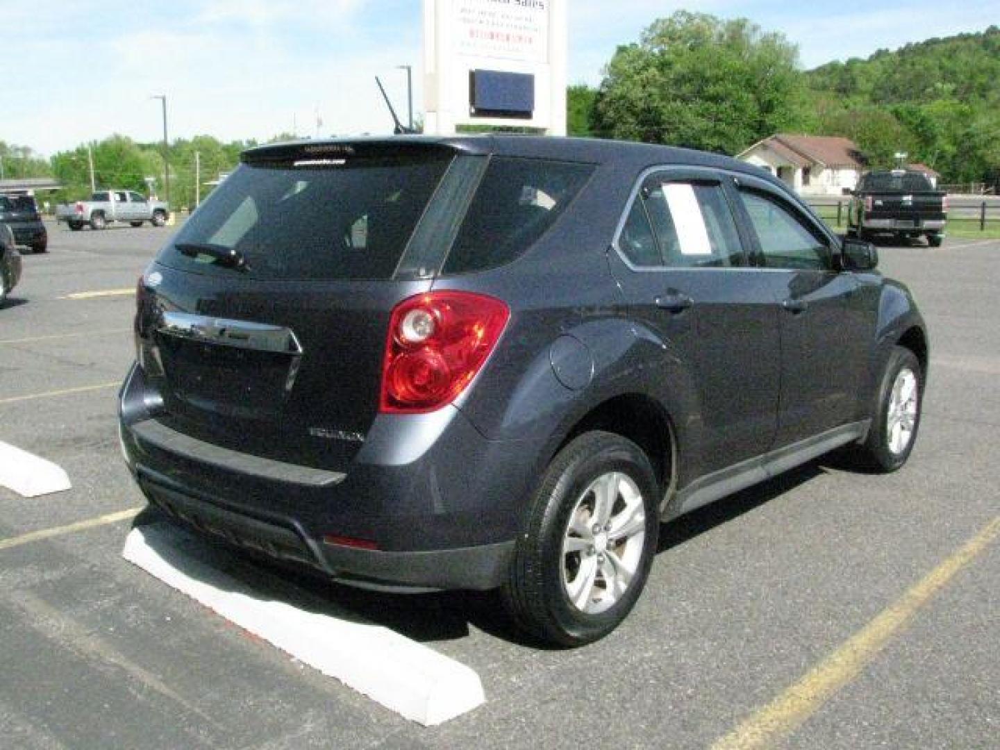 2013 Blue Chevrolet Equinox LS 2WD (2GNALBEK7D6) with an 2.4L L4 DOHC 16V engine, 6-Speed Automatic transmission, located at 2443 Albert Pike, Hot Springs, AR, 71913, (501) 623-6255, 34.492222, -93.109993- Photo#2