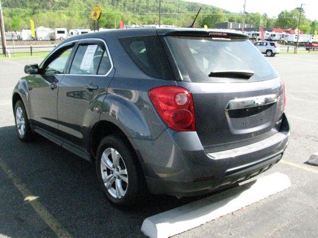 2013 Blue Chevrolet Equinox LS 2WD (2GNALBEK7D6) with an 2.4L L4 DOHC 16V engine, 6-Speed Automatic transmission, located at 2443 Albert Pike, Hot Springs, AR, 71913, (501) 623-6255, 34.492222, -93.109993 - Photo#3