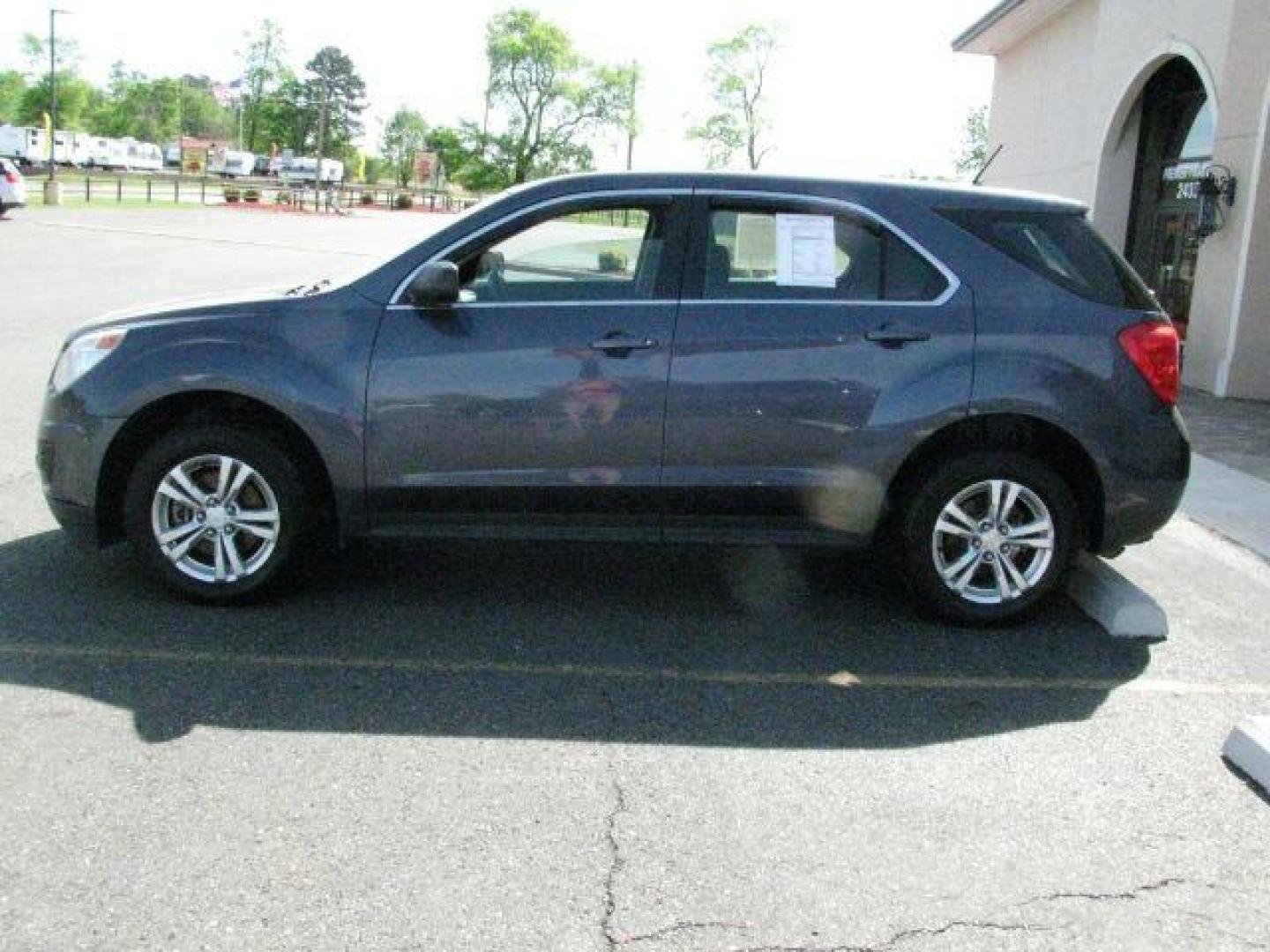 2013 Blue Chevrolet Equinox LS 2WD (2GNALBEK7D6) with an 2.4L L4 DOHC 16V engine, 6-Speed Automatic transmission, located at 2443 Albert Pike, Hot Springs, AR, 71913, (501) 623-6255, 34.492222, -93.109993- Photo#4