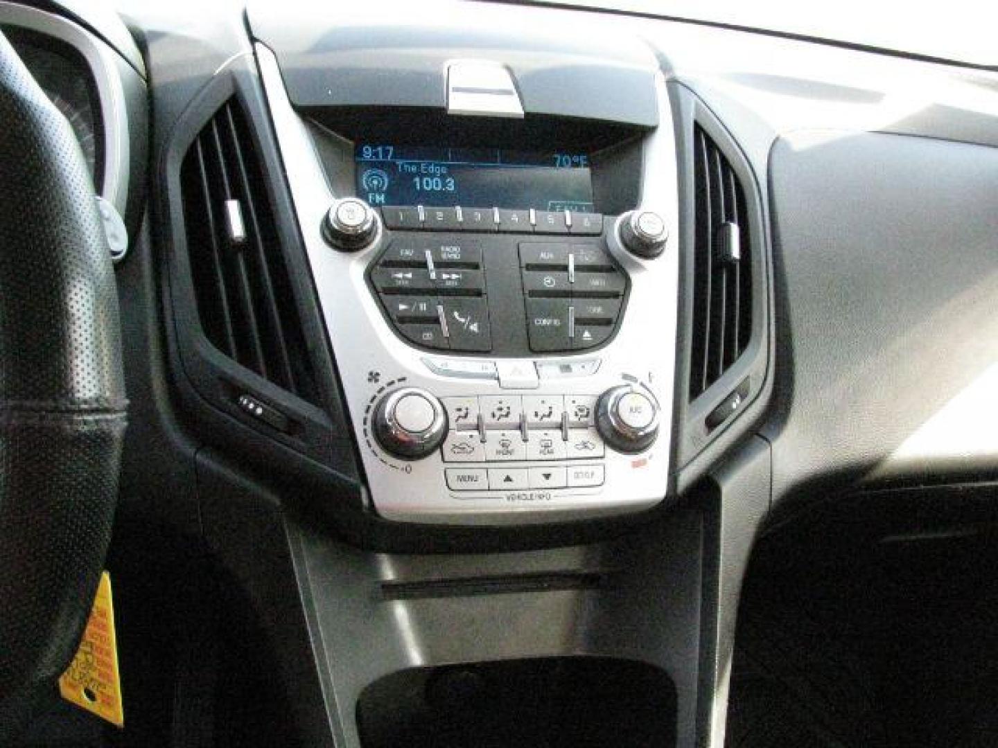 2013 Blue Chevrolet Equinox LS 2WD (2GNALBEK7D6) with an 2.4L L4 DOHC 16V engine, 6-Speed Automatic transmission, located at 2443 Albert Pike, Hot Springs, AR, 71913, (501) 623-6255, 34.492222, -93.109993- Photo#9