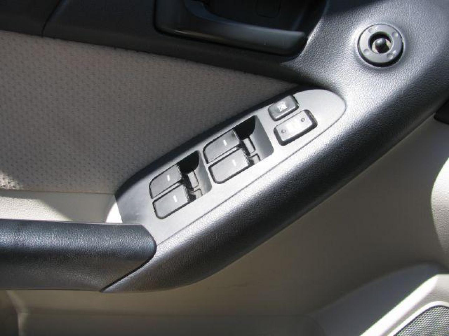 2011 Silver Kia Forte EX (KNAFU4A20B5) with an 2.0L L4 DOHC 16V engine, located at 2443 Albert Pike, Hot Springs, AR, 71913, (501) 623-6255, 34.492222, -93.109993 - Photo#9