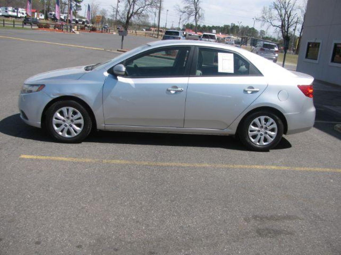2011 Silver Kia Forte EX (KNAFU4A20B5) with an 2.0L L4 DOHC 16V engine, located at 2443 Albert Pike, Hot Springs, AR, 71913, (501) 623-6255, 34.492222, -93.109993 - Photo#1