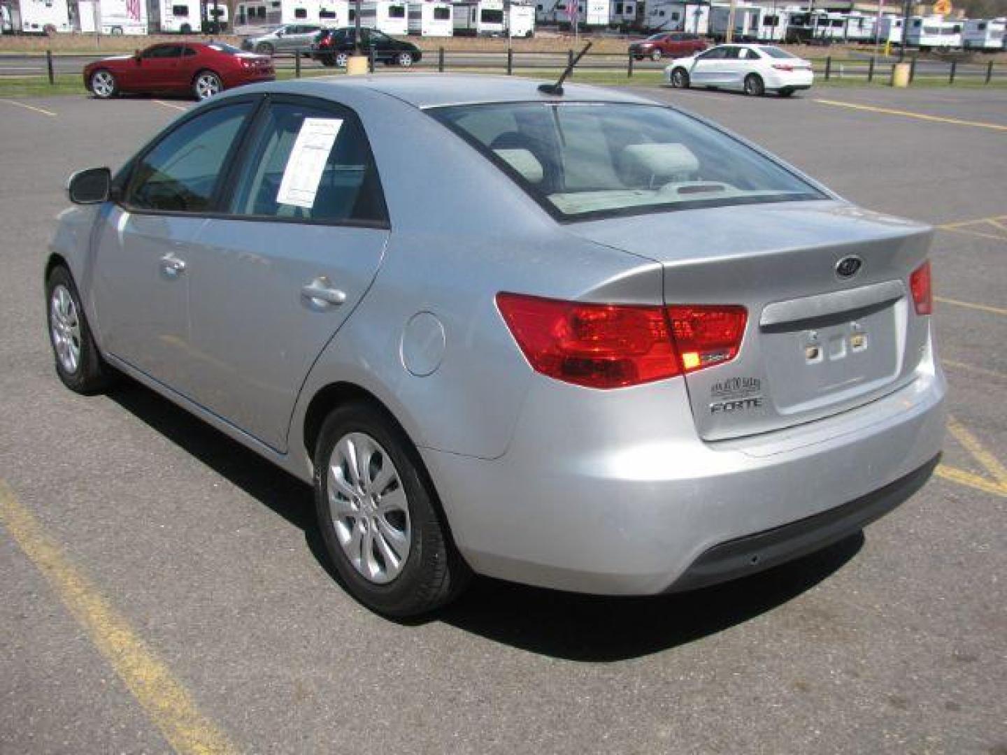 2011 Silver Kia Forte EX (KNAFU4A20B5) with an 2.0L L4 DOHC 16V engine, located at 2443 Albert Pike, Hot Springs, AR, 71913, (501) 623-6255, 34.492222, -93.109993 - Photo#2