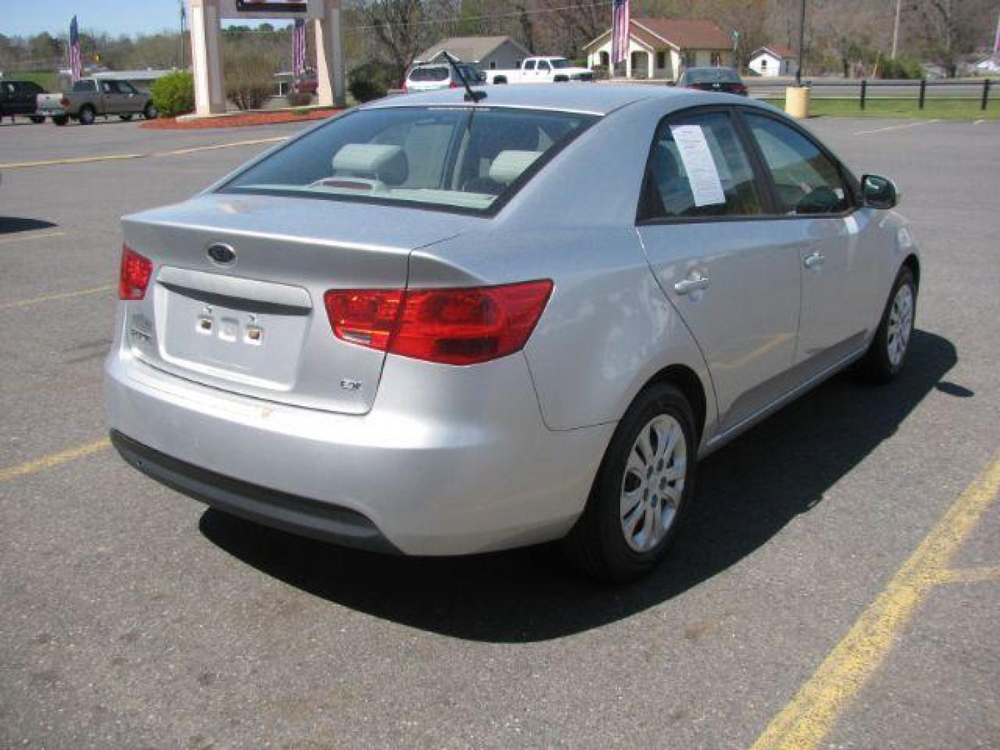 2011 Silver Kia Forte EX (KNAFU4A20B5) with an 2.0L L4 DOHC 16V engine, located at 2443 Albert Pike, Hot Springs, AR, 71913, (501) 623-6255, 34.492222, -93.109993 - Photo#3