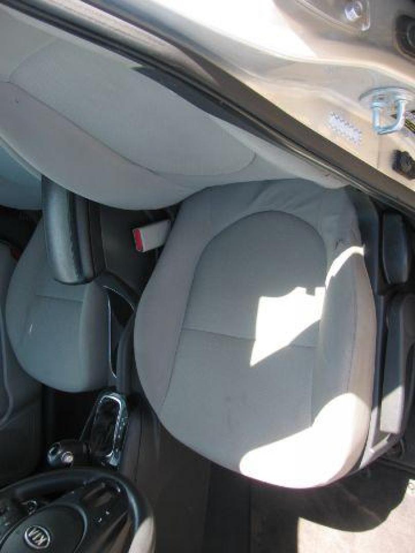 2011 Silver Kia Forte EX (KNAFU4A20B5) with an 2.0L L4 DOHC 16V engine, located at 2443 Albert Pike, Hot Springs, AR, 71913, (501) 623-6255, 34.492222, -93.109993 - Photo#7