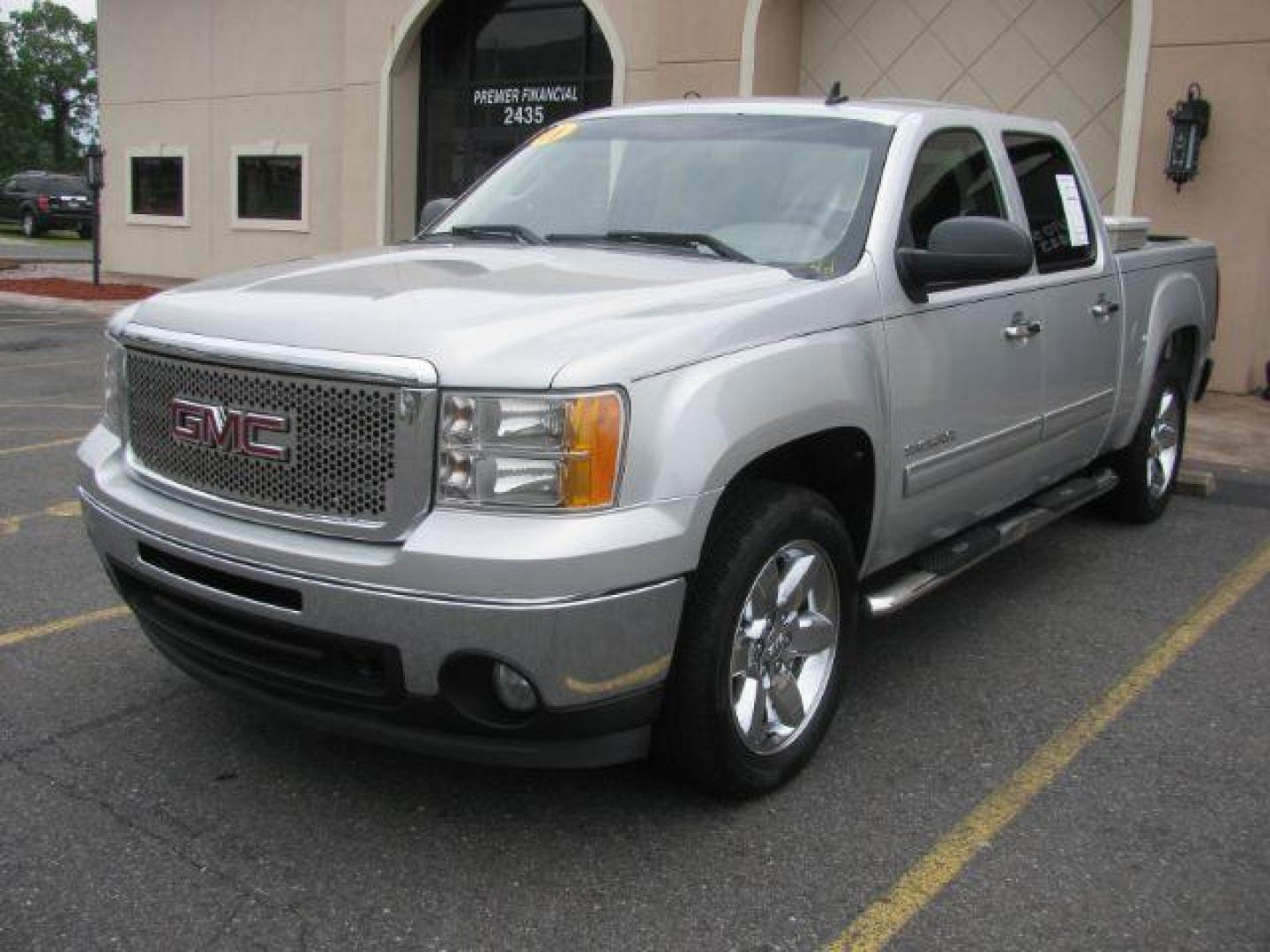 2011 Silver GMC Sierra 1500 SL Crew Cab 2WD (3GTP1UEA0BG) with an 4.8L V8 OHV 16V engine, 6-Speed Automatic transmission, located at 2443 Albert Pike, Hot Springs, AR, 71913, (501) 623-6255, 34.492222, -93.109993 - Photo#0