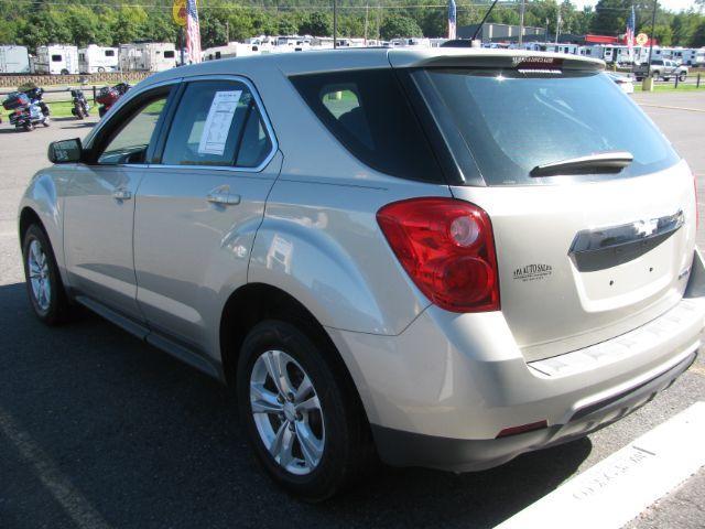 2015 Tan Chevrolet Equinox LS 2WD (2GNALAEK6F6) with an 2.4L L4 DOHC 16V FFV engine, 6-Speed Automatic transmission, located at 2443 Albert Pike, Hot Springs, AR, 71913, (501) 623-6255, 34.492222, -93.109993 - LISTED FEATURES MAY BE OPTIONAL AND NOT INCLUDED ON THIS VEHICLE!!! - Photo#3