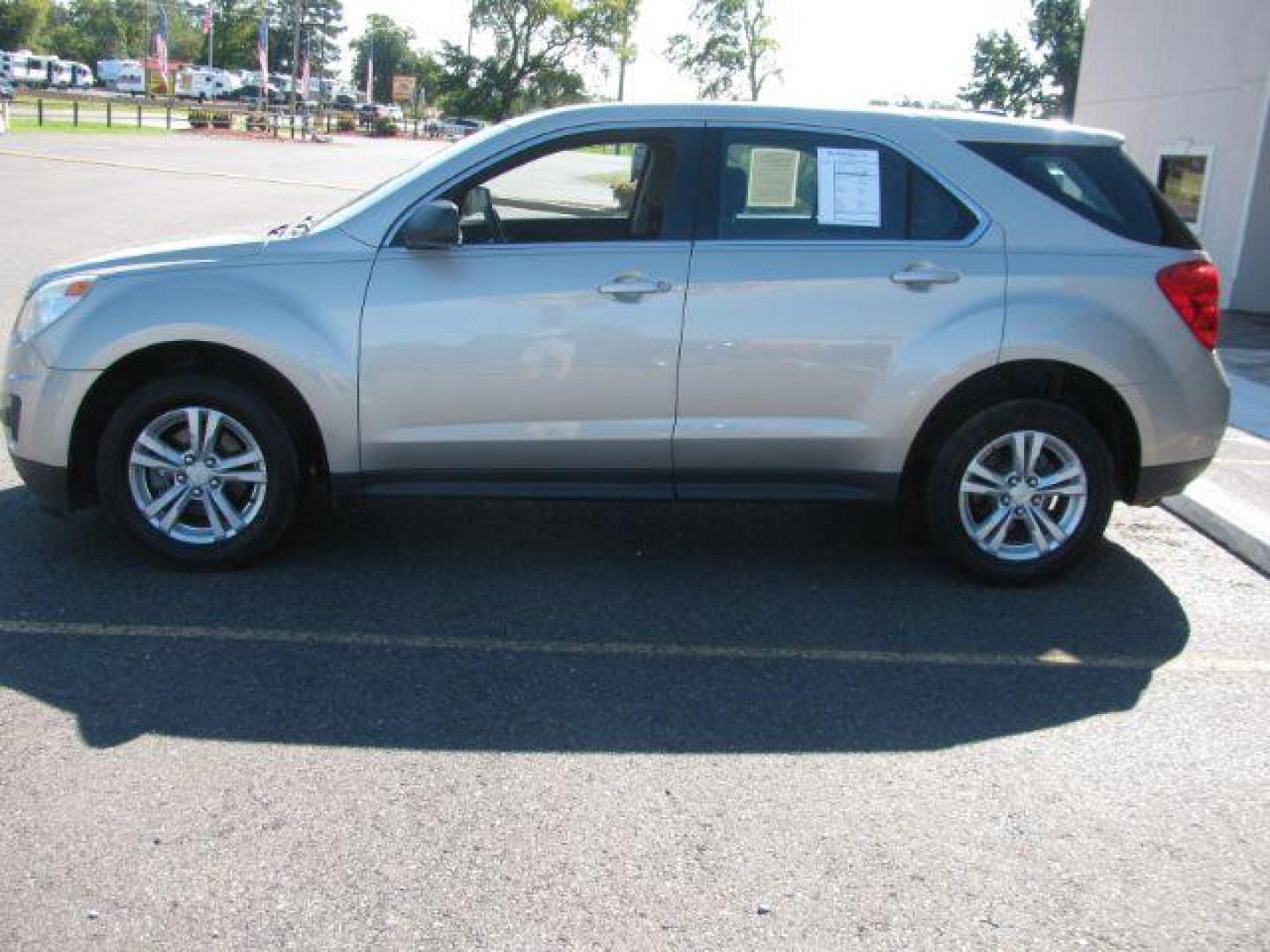 2015 Tan Chevrolet Equinox LS 2WD (2GNALAEK6F6) with an 2.4L L4 DOHC 16V FFV engine, 6-Speed Automatic transmission, located at 2443 Albert Pike, Hot Springs, AR, 71913, (501) 623-6255, 34.492222, -93.109993 - Photo#4
